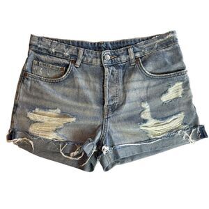 & Denim Boyfriend Shorts Size 6 Jean Denim Light Wash Distressed Button Fly